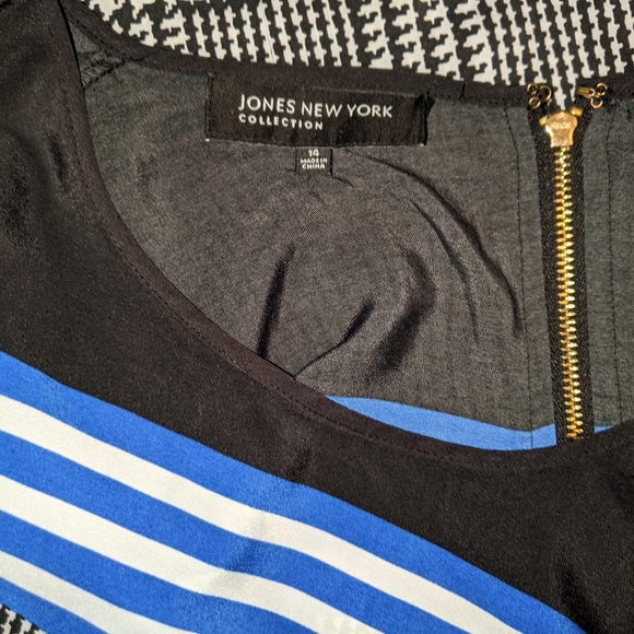 Jones New York cap sleeve houndstooth print blouse - Picture 3 of 5